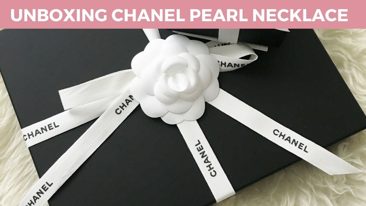 Long Necklaces Chanel CC B22P Lion Doll Pearl GHW Long Necklace