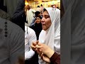 فائزة بقرعة الحج في البحيرة تنهمر في البكاء وتقبّل يد زوجها: هو اللي قدملي