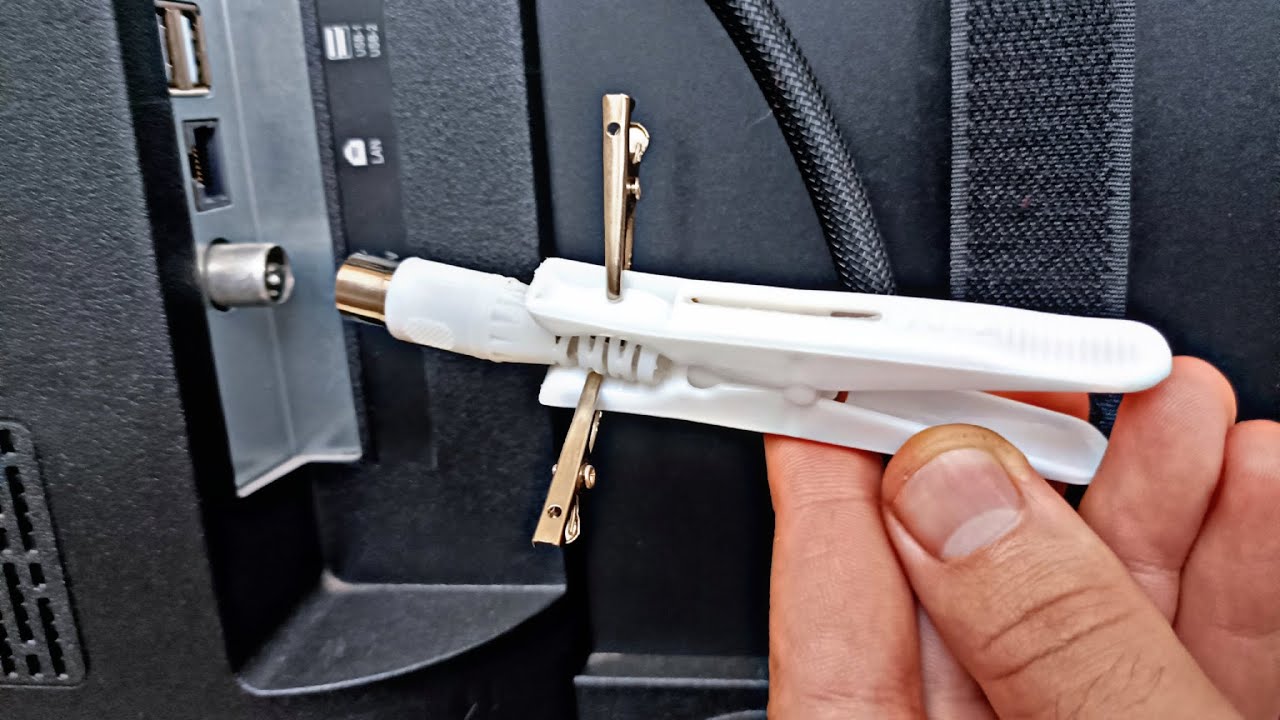 How to make a strong TV antenna with only 10 cm of wire and clothespins ...