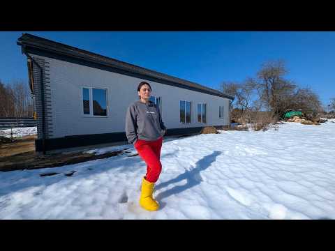 There is a lot of work in the new house - the wife is putting putty, the husband is covering the ...