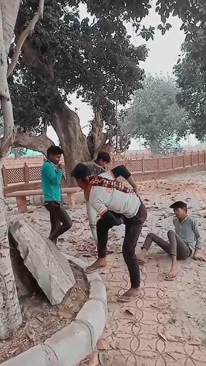 Sasta Bahubali Kon Hai Vo Kon Hai shorts ytshorts comedy YouTube 26-behan-ko-english-me-kya-kahte-hai