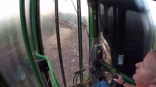 Slinging sticks with the track loader, John Deere 2154D!