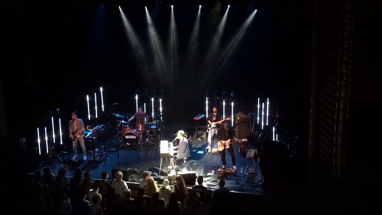 Ben Rector - Drive (Live in Milwaukee) - YouTube