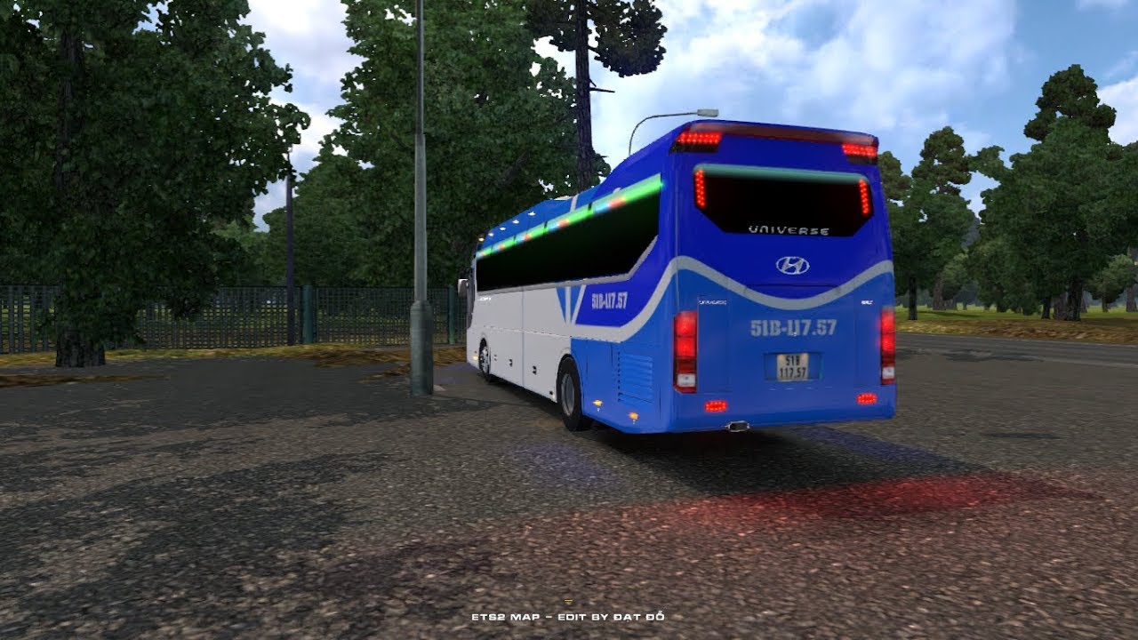 Hyundai universe 2010
