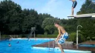 Splashdiving im Freibad