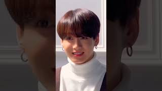 jungkook and V  cute  looking bts btsarmy jungkook kimtaehyung trending viral