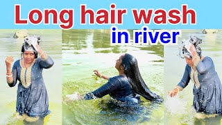 Long hair wash in river | Long hair washing in river water 💦 💆🏻‍♀️ | Long hair wash 🧼 💆🏻‍♀️
