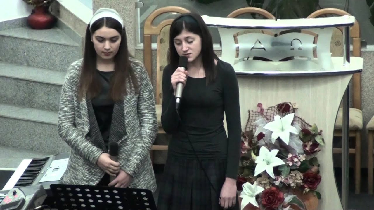Doua surori in Biserica Penticostala Horodnic 01 01 2016