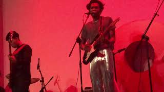 Download Lagu Oslo Ibrahim - Yes I'm the Man You're Looking for (Live at Paviliun 9, Tangerang Selatan 28/11/2021) MP3