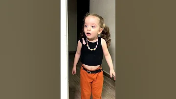 يتظاهر انه يدرس و يتابع افلام كرتون He Pretends To Be Studying And Watching Cartoons 