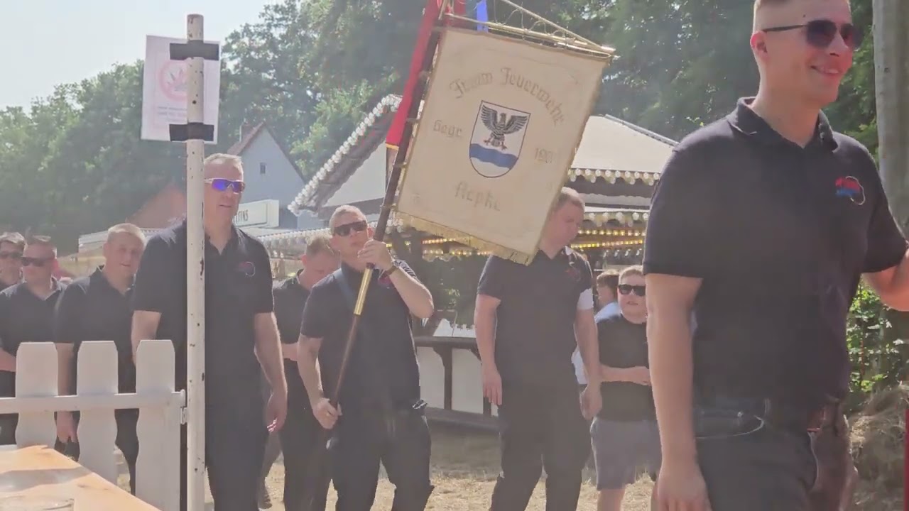 Schützenfest Arpke 2025: Schützenumzug Einmarsch ins Zelt 