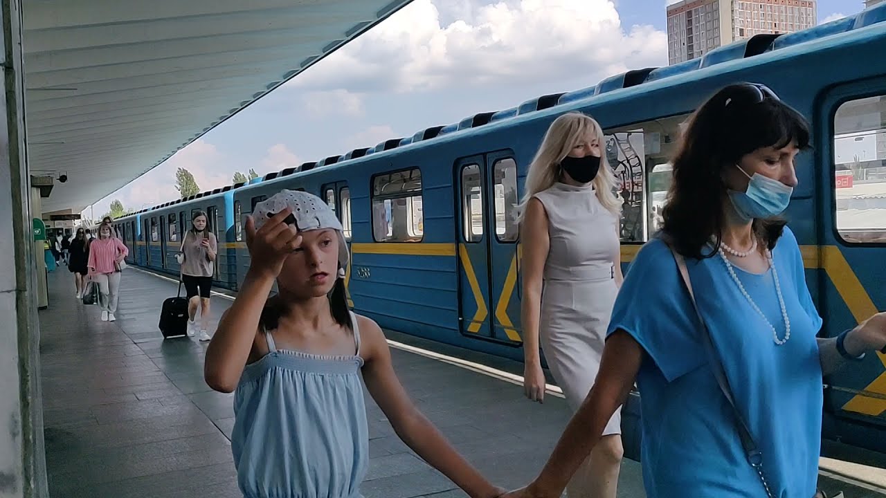 Метро. Прогулка по Станции метрополитена Лесная и Столичному Базару, Рынку, маркету моллу - Дарынок