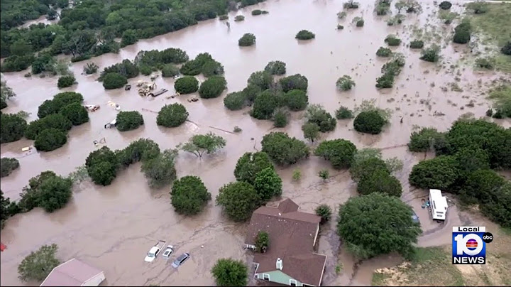 Trump visits Texas to discuss devastation after flooding