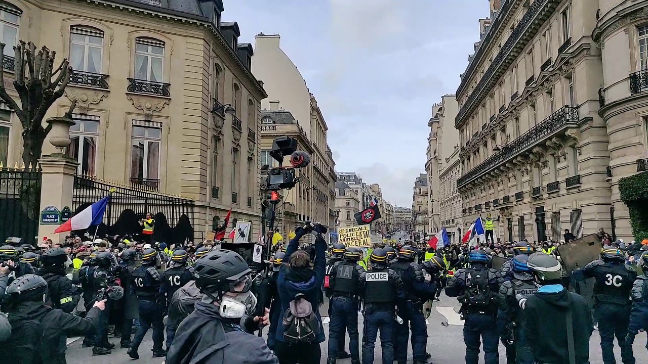 Gilets Jaunes 09/02/2019 Heurts avec les CRS Place François 1er