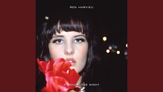 Video thumbnail of "Ren Harvieu - Holding On"