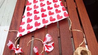 How To Make A Simple Kite - DIY Crafts Tutorial - Guidecentral screenshot 2