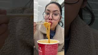 ĂN ĐÊM Ở CỬA HÀNG TIỆN LỢI VỚI CHỒNG #mukbang #miainkorra