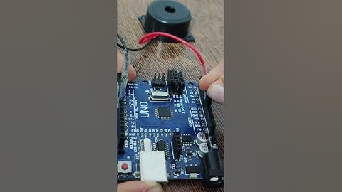 DIY Motion Detector Using IR Sensor + Buzzer 🚨 | Arduino Siren #arduino #diyshorts #motiondetector