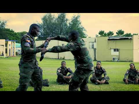 Cortes De Pelo De Entrenamiento Básico De La Fuerza Aérea