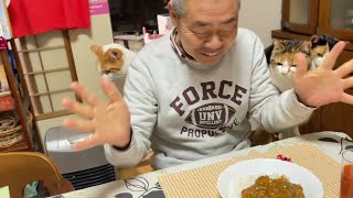 ぱぁぁ〜〜❤️な住職と猫。笑笑