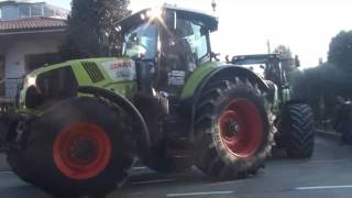 Giornata  dell' agricoltura  di Treviolo del 8 12 2015  sfilata trattori 11° video