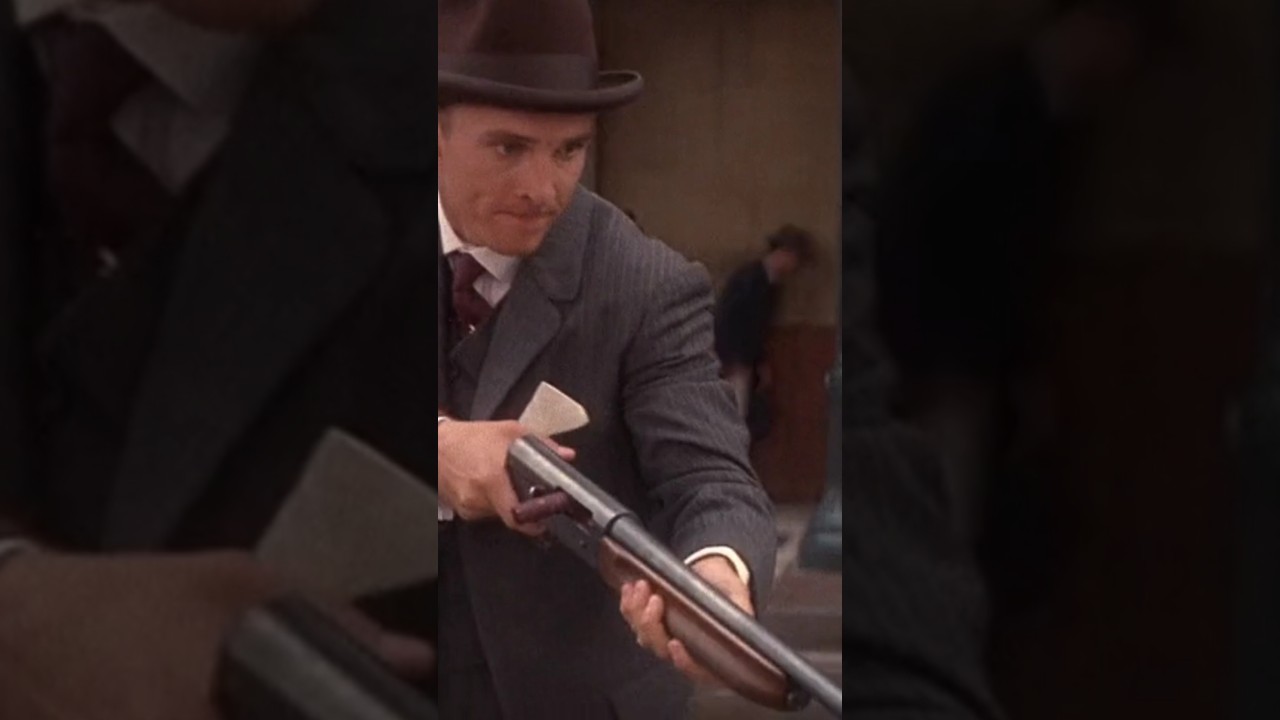 Matthew McConaughey uses a Remington Model 11 Sportsman. The Newton Boys (1998). Richard Linklater 📽