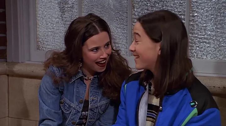 Linda Cardellini in 3rd Rock from the Sun (1997)