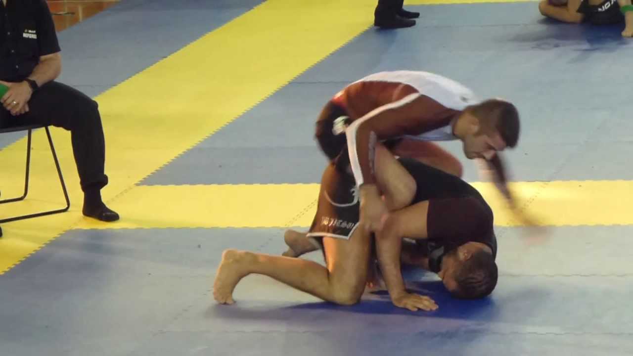 Luca Anacoreta - FINALS - IBJJF European Open No-Gi 2013 - Brown Adult - Open