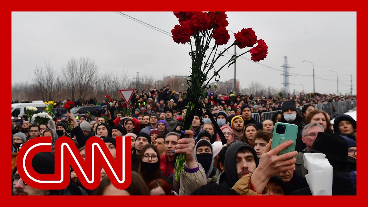 Thousands of people have gathered for Navalni's funeral in Moscow amid fears of arrest