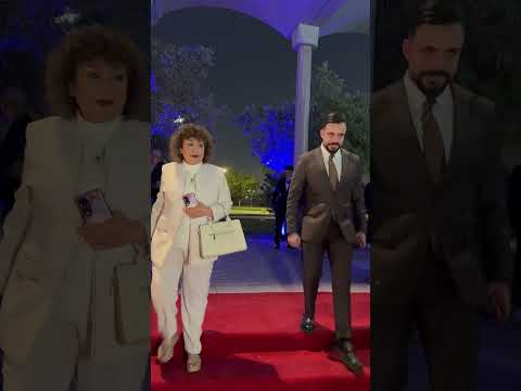 فوزية حسن في حفل توزيع جوائز الهلال الذهبي بدورته السابعة دورة الفنانة القديرة سيتا هاكوبيان