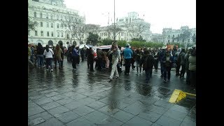 HUELGA SUTEP 10 08 17 CON LLUVIA O SIN LLUVIA LA HUELGA CONTINUA