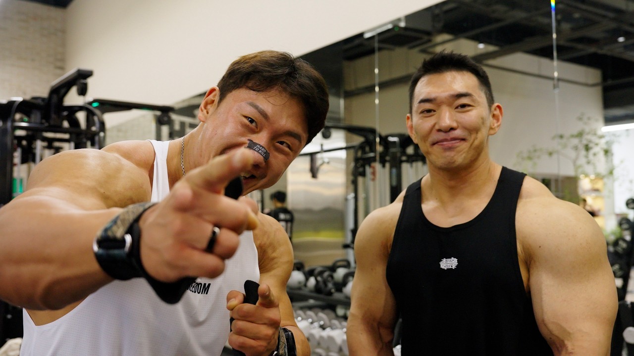 이 두 사람의 대화를 이해한다면 최소 상급자라는 뜻입니다