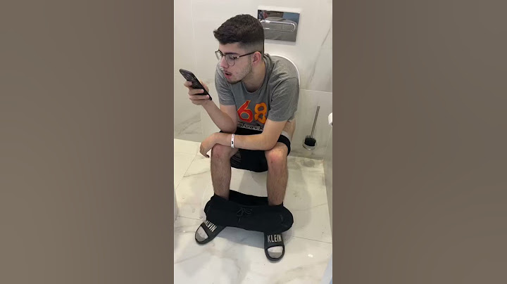 Cuando estás en el baño y entra tu amigo 😡🚽