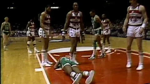 Rick Mahorn makes Cedric Maxwell's life flash befo...