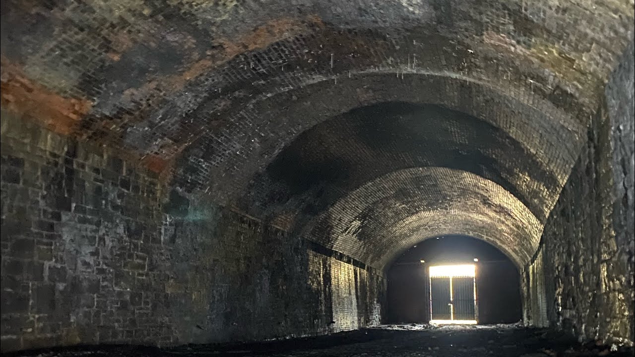 We Found The ABANDONED OLD LANE TUNNEL AND OVENDEN TUNNEL HALIFAX ABANDONED PLACES