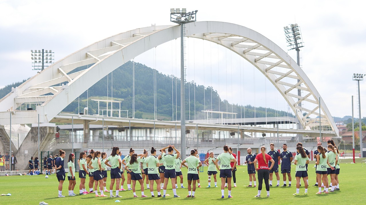 Primer entrenamiento equipo femenino 2026/27 Denboraldiaurrea