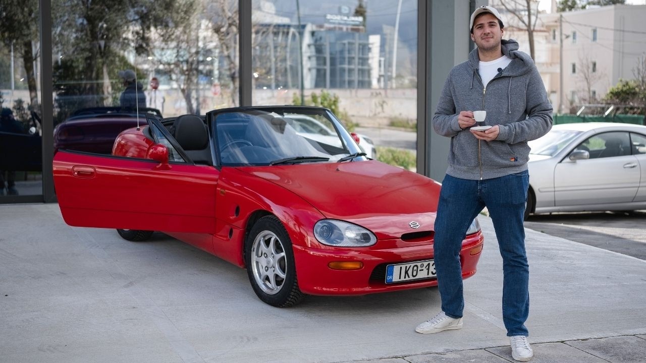 Το Roadster σε μέγεθος Bonsai του Γιώργου Λυμπεράκη