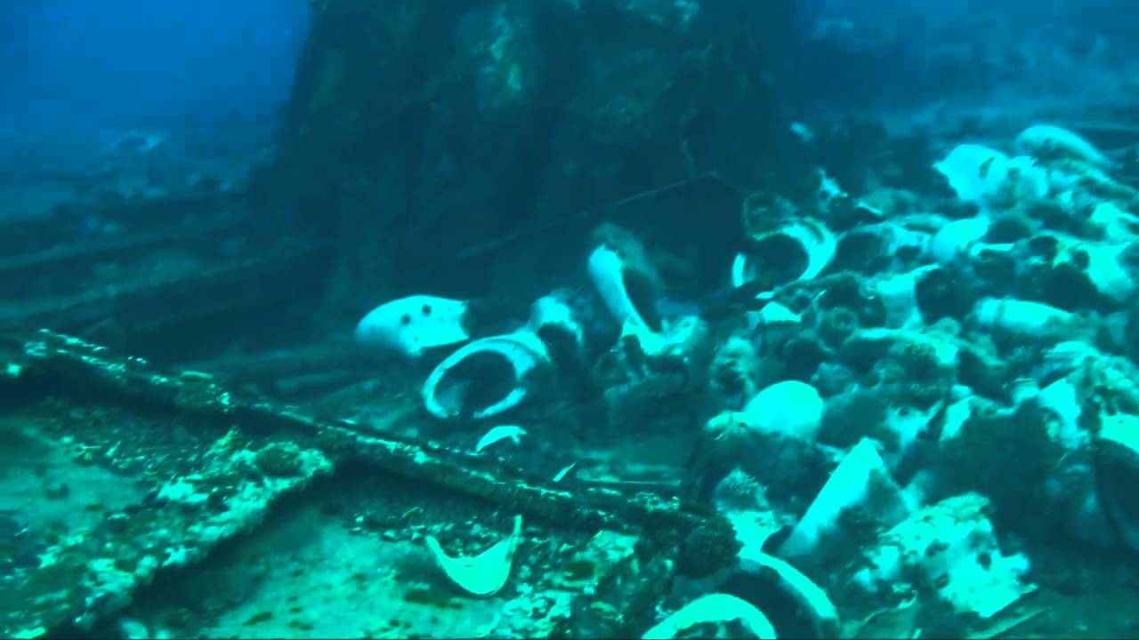Diving Toilet Wreck + Distant Manta, Ras Mohammed National Park, Egypt YouTube
