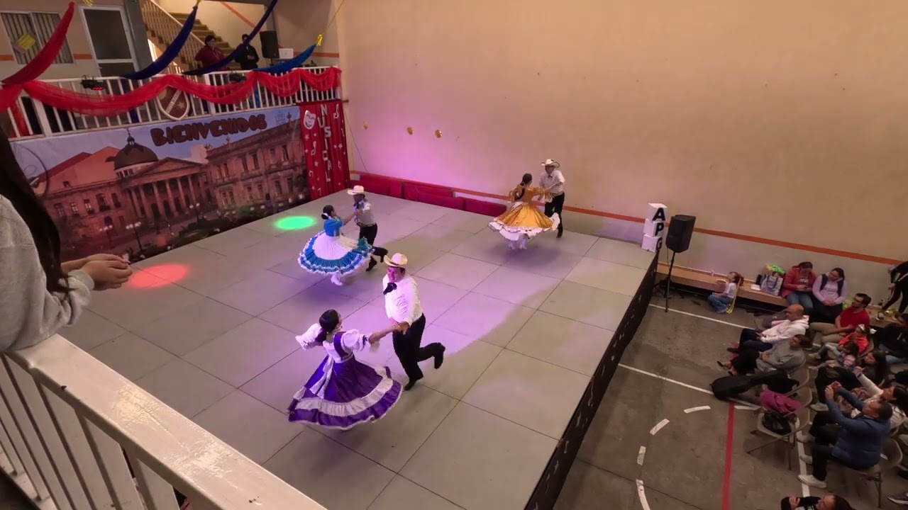 POLKAS DE CHIHUAHUA / LA AMERICANA / GRUPO DE DANZA FOLKLÓRICA OLLINEMEZTLI. (juvenil)