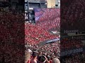 Torcida da Noruega fazendo a comemoração dos Vikings