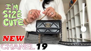 水色が冬にも映える【CHANEL】PHONE HOLDER WITH CHAIN ★19 mqdefault.jpg