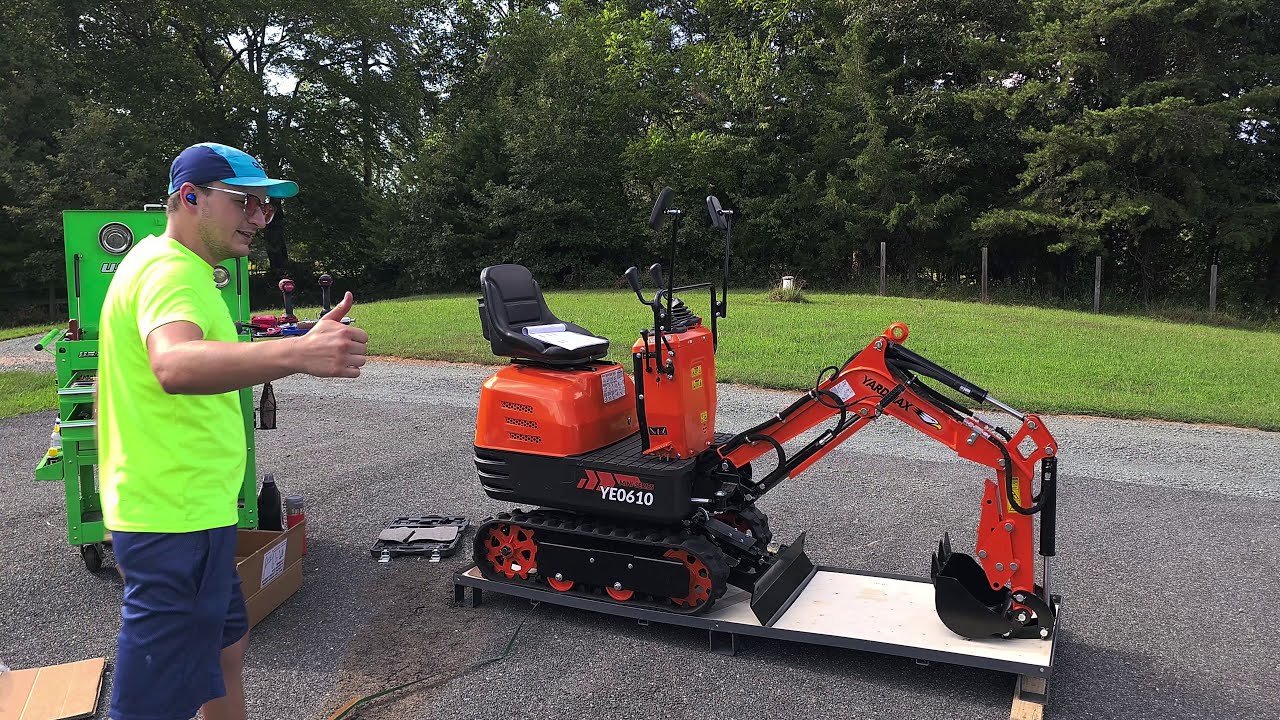Yardmax YE0610 Mini Excavator Unboxing and Setup!