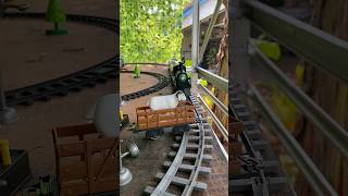 Mainan Kereta api steam uap menabrak kereta pengangkut sheep kereta thomas menabrak bus travel