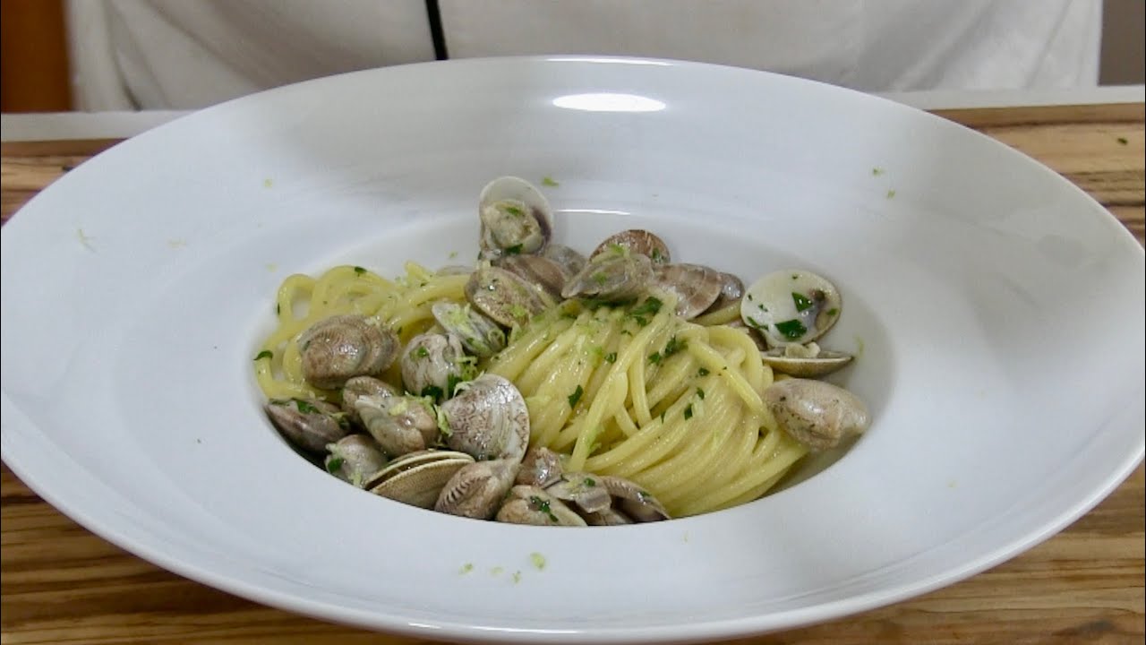 Spaghetti ai Lupini di Mare, Spaghetti alle Vongole