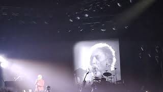 Tom Jones, São Paulo, April 17, 2024 - overture: I&#39;m Growing Old - Not Dark Yet