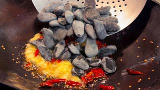 謎の石料理「嗦丟(スオディウ)」　stir-fried spicy stones