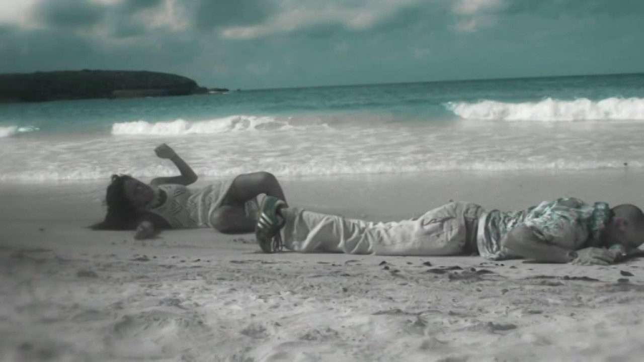 Calle 13 - Muerte En Hawaii - Escuchar en Deezer