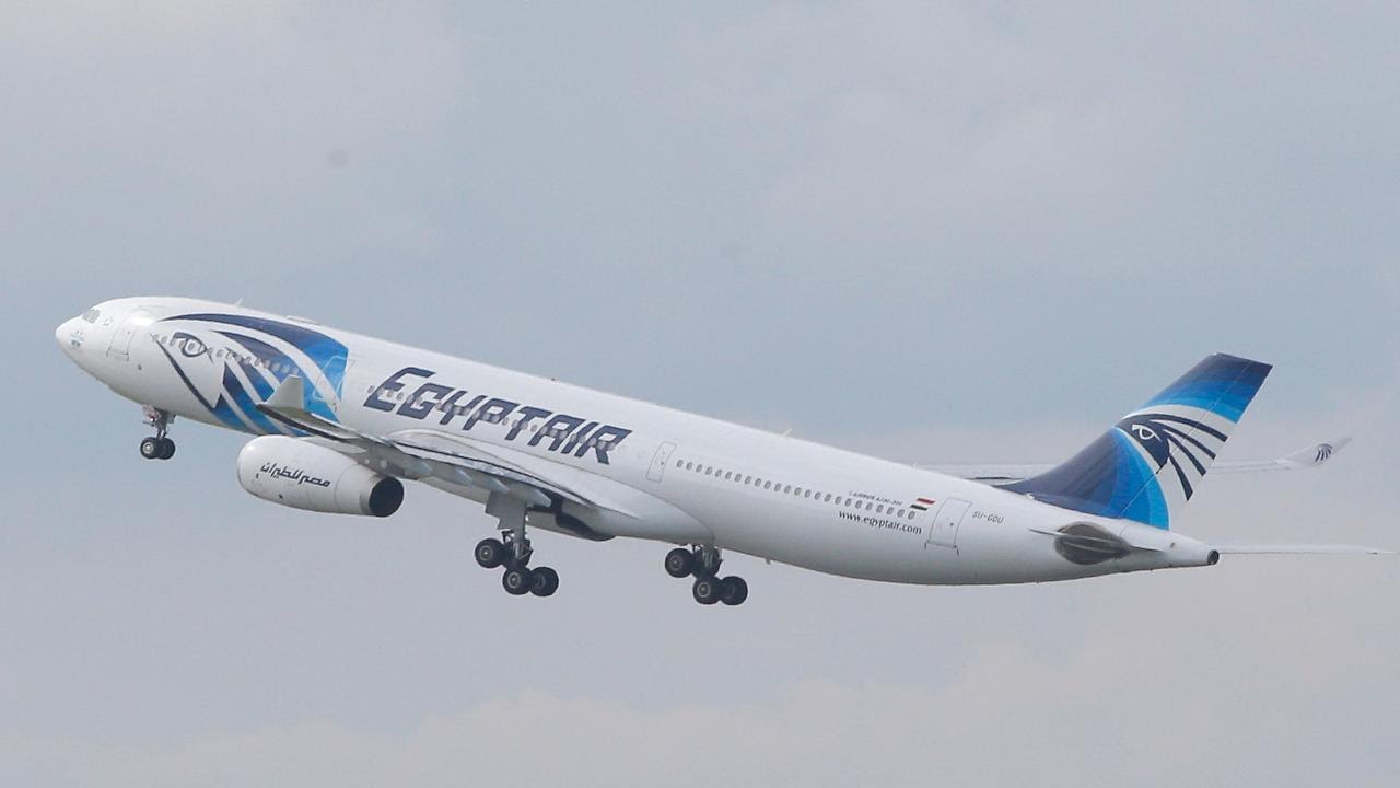Egyptian Army Finds Plane Debris, Passenger Belongings Egyptian Army Finds Plane Debris, Passenger Belongings