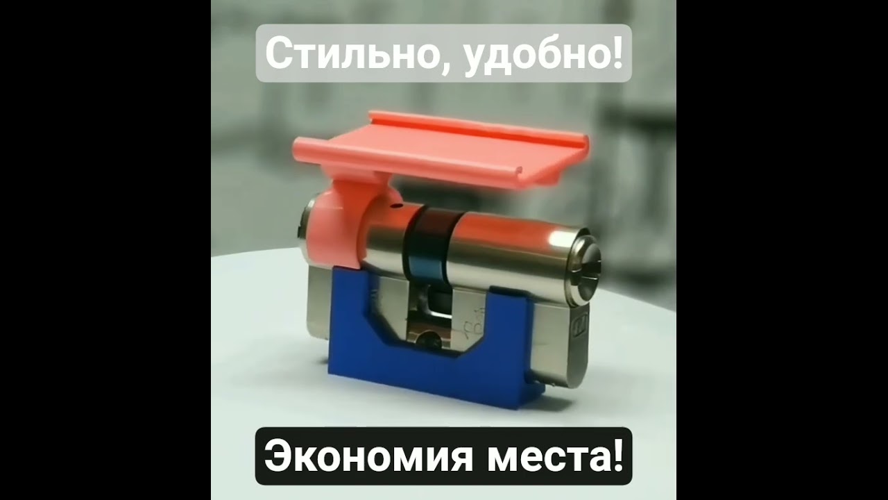 Хорошее решение для витрины!  Работать надо с удовольствием!