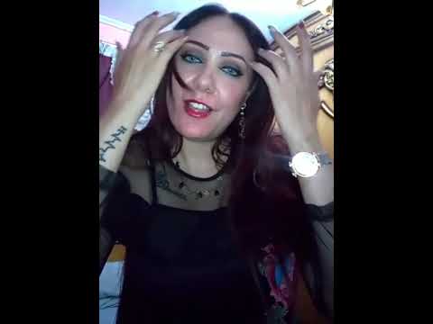 احلا واحده تقول بحبك بكل انوثه
